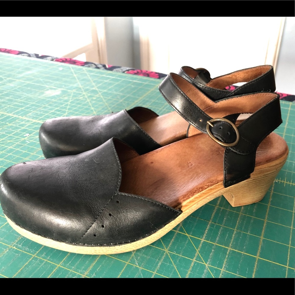 Dansko Mary Janes Womens 11